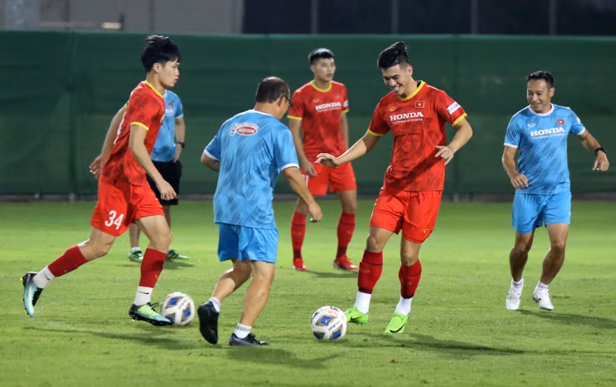 Tiến Linh, Hoàng Đức, Thanh Bình cùng sát cánh tại SEA Games 31 ở sân nhà. Ảnh: Hoàng Quân
