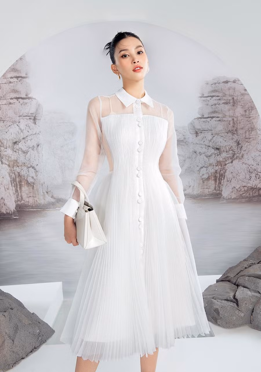 Được biết, Hoa hậu Tiểu Vy sẽ tham gia một vai diễn trong bộ phim điện ảnh mang màu sắc kinh dị, ma mị này và tên của cô cũng xuất hiện trên poster của phim với vai trò là một diễn viên chuyên nghiệp.