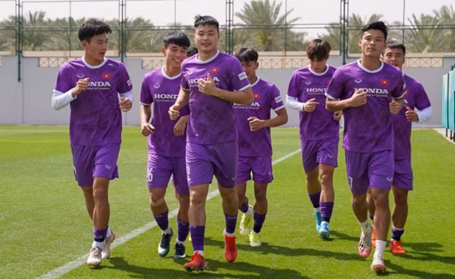 Đặng Văn Tới (giữa) khi mới tập trung đội U.23 Việt Nam. Ảnh: VFF