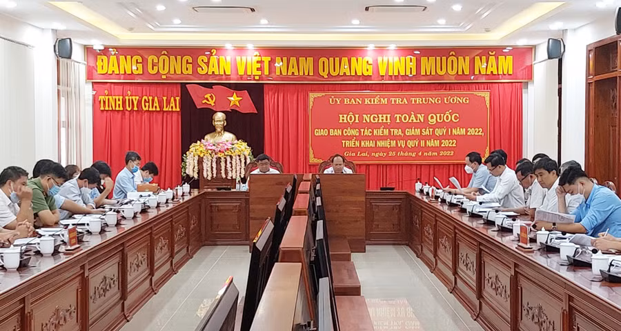 Quang cảnh hội nghị triển khai nhiệm vụ kiểm tra giám sát tại điểm cầu Gia Lai. Ảnh: Vĩnh Hoàng