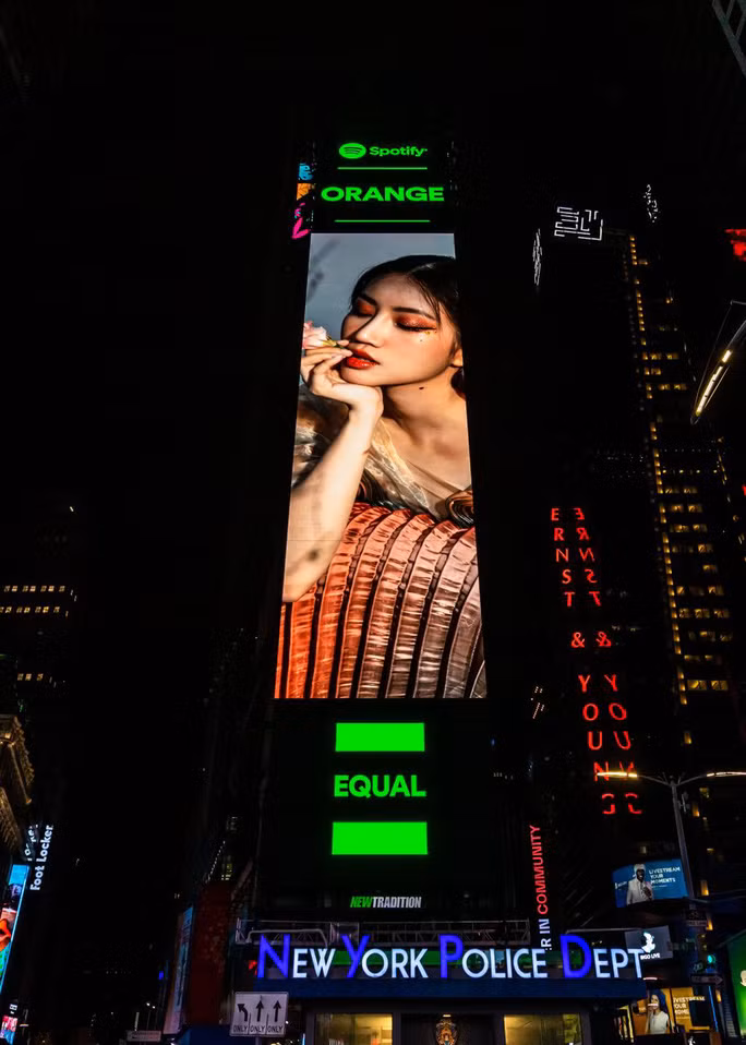 Orange- giọng ca GenZ xuất hiện ở Quảng trường New York (Mỹ)- sẽ xuất hiện trong lễ hội Xin chào Đà Lạt