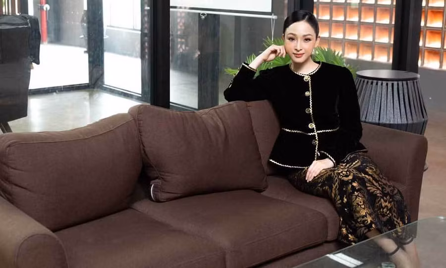 Người đẹp 8X muốn tập trung cho công việc marketing chứ không có dự định trở lại showbiz NVCC