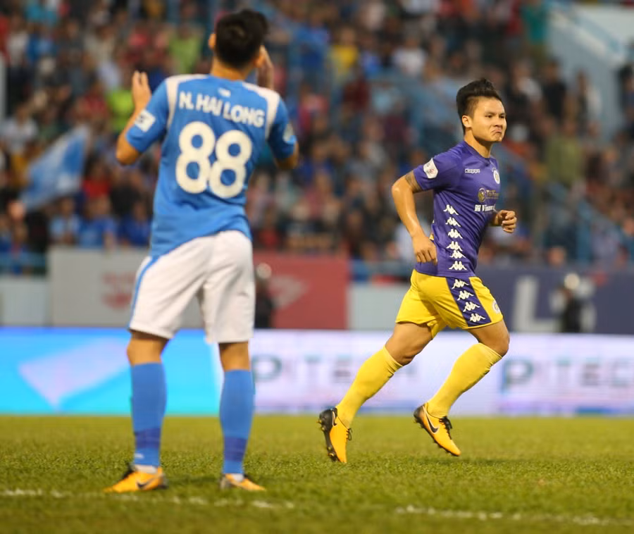 Quang Hải và Hai Long đều không dự SEA Games 31. Ảnh: Minh Tú