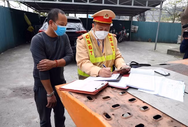 Kéo dài thời hạn gửi thông báo cảnh báo đăng kiểm ôtô. Ảnh minh hoạ: TTXVN