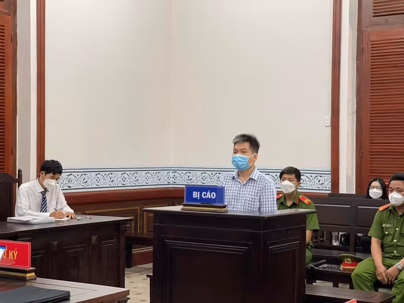 Bị cáo Nguyễn Hoài Nam tại toà sáng 5-4. Ảnh: H.YẾN