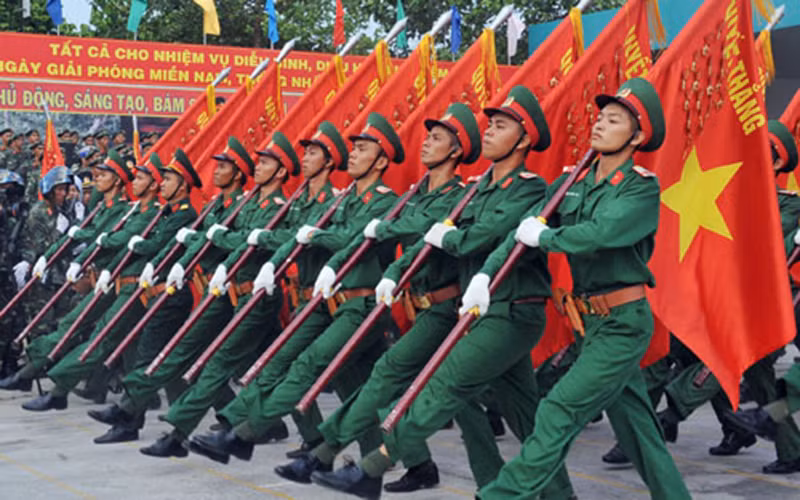 Luyện tập duyệt binh kỷ niệm Ngày giải phóng hoàn toàn miền nam, thống nhất đất nước năm 2015. Ảnh: TTXVN
