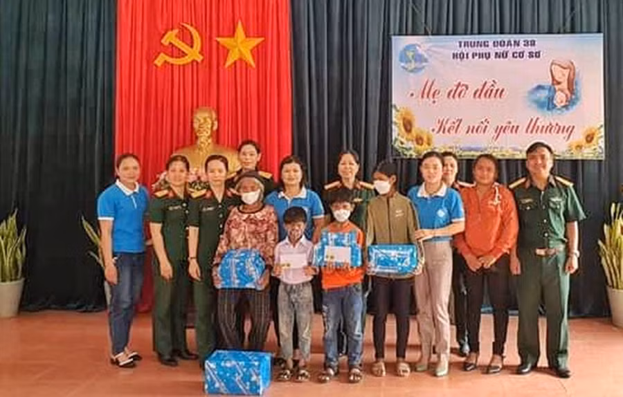  Chương trình Mẹ đỡ đầu-Kết nối yêu thương giúp trẻ mồ côi tự tin vươn lên trong cuộc sống. Ảnh: Minh Châu 