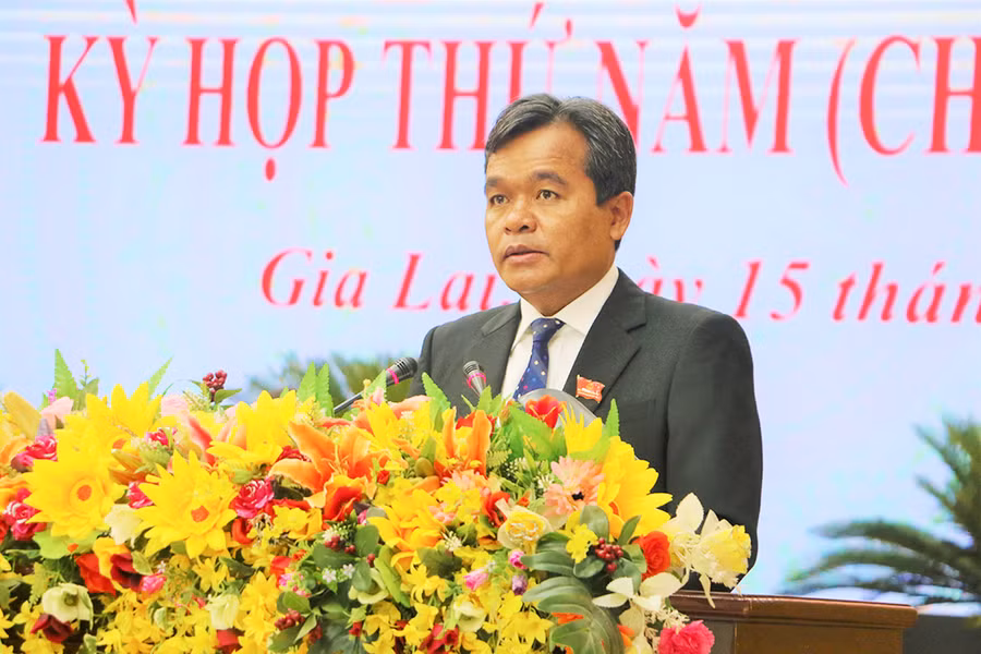 Chủ tịch HĐND tỉnh Hồ Văn Niên phát biểu khai mạc kỳ họp. Ảnh: Quang Tấn Chủ tịch HĐND tỉnh Hồ Văn Niên phát biểu khai mạc kỳ họp. Ảnh: Quang Tấn