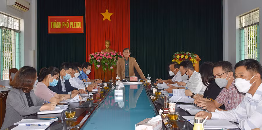  Quang cảnh buổi giám sát. Ảnh: Hà Phương