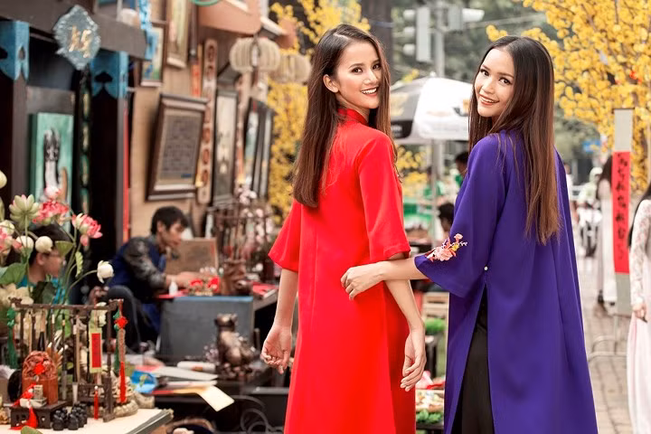 Ngọc Châu và Hương Ly gửi những lời chúc tốt đẹp nhất đến quý khán giả trong dịp năm mới qua bộ ảnh này. Ngọc Châu và Hương Ly gửi những lời chúc tốt đẹp nhất đến quý khán giả trong dịp năm mới qua bộ ảnh này.