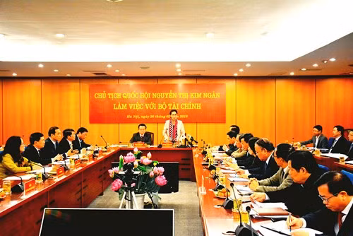 Quang cảnh buổi làm việc.