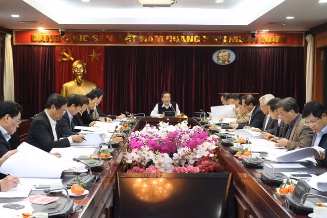 Họp Hội đồng chung khảo Giải Búa liềm vàng lần thứ hai-năm 2017. Họp Hội đồng chung khảo Giải Búa liềm vàng lần thứ hai-năm 2017.