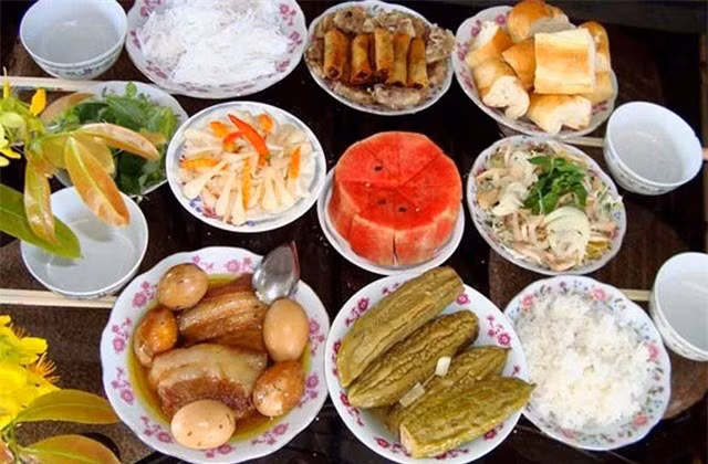 Những món ăn ngày Tết ở Nam Bộ. Những món ăn ngày Tết ở Nam Bộ.