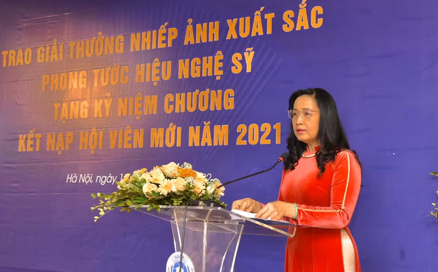 Bà Trần Thị Thu Đông, đại biểu Quốc hội, Chủ tịch VAPA, phát biểu tại buổi lễ. Ảnh: VAPA