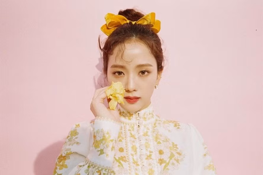 Thời trang của Jisoo (Blackpink) có sức hút đặc biệt với giới trẻ. Ảnh: Xinhua