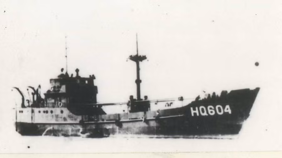 Tàu HQ-604 rời cảng Cam Ranh đi làm nhiệm vụ, tháng 3.1988