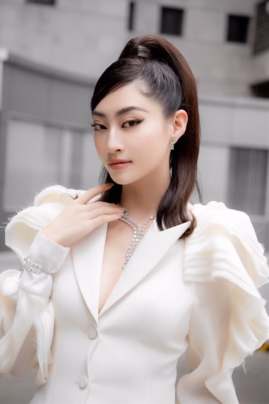 Trưởng thành từ Miss World Việt Nam, Lương Thuỳ Linh tự tin sẽ giúp tìm ra cô gái tài sắc vẹn toàn để kế nhiệm mình trong 2 năm tới đây. Ảnh: Sen Vàng