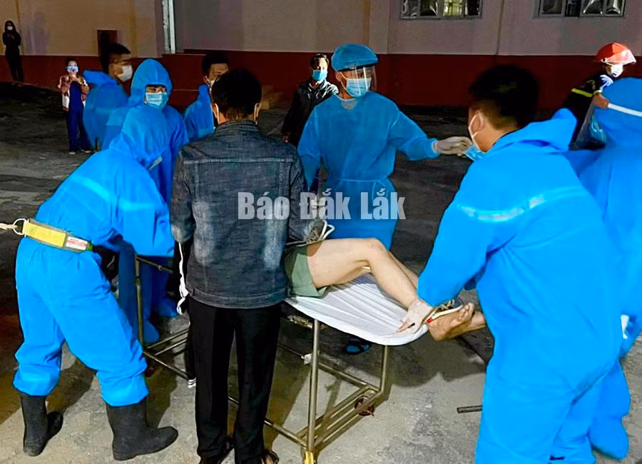  Cuộc giải cứu đã thành công, cả bệnh nhân và lực lượng cứu hộ đều an toàn.