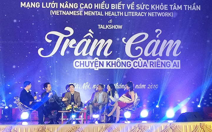 Một chương trình giao lưu với các chuyên gia nhằm nâng cao hiểu biết về sức khỏe tâm thần. Một chương trình giao lưu với các chuyên gia nhằm nâng cao hiểu biết về sức khỏe tâm thần.