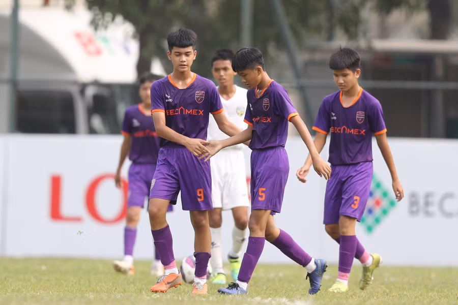 U.13 Bình Dương thắng đậm U.13 An Giang. Ảnh: Hà Phương