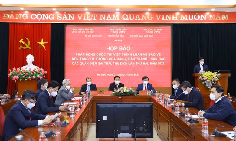 Quang cảnh buổi họp báo phát động cuộc thi tại điểm cầu Học viện Chính trị Quốc gia Hồ Chí Minh. (Ảnh nguồn dangcongsan.vn) Quang cảnh lễ phát động cuộc thi tại điểm cầu Học viện Chính trị quốc gia Hồ Chí Minh. Ảnh nguồn dangcongsan.vn