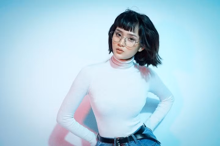 Gu thời trang của cô nàng còn có chút ảnh hưởng từ phong cách xứ kim chi với lối lên đồ gọn gàng, khỏe khoắn. 