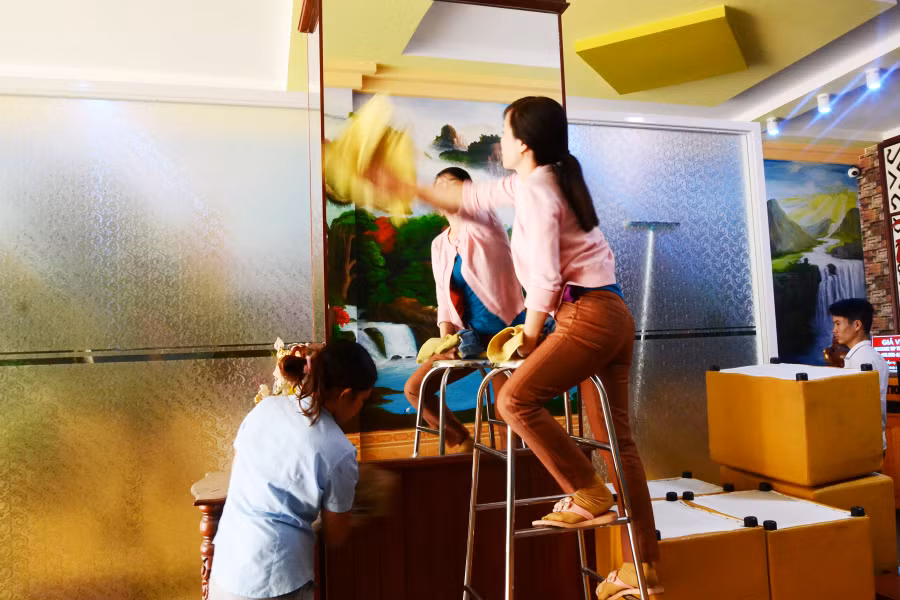 Dịch vụ dọn nhà sạch hiện đang đắt khách. Ảnh: N.T