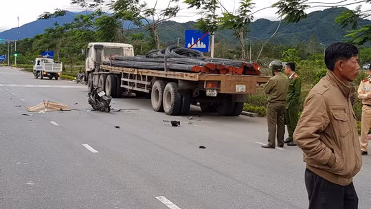 Hiện trường vụ tai nạn khiến nữ sinh viên tử vong.