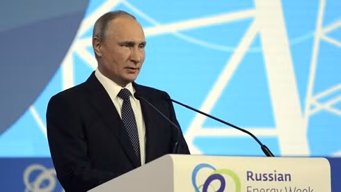 Tổng thống Nga Vladimir Putin đang dẫn đầu số phiếu trong các cuộc thăm dò trước bầu cử.