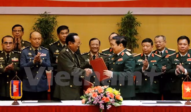 Lãnh đạo hai Bộ trao đổi Kế hoạch hợp tác giữa hai Bộ Quốc phòng Việt Nam và Campuchia trong năm 2018.