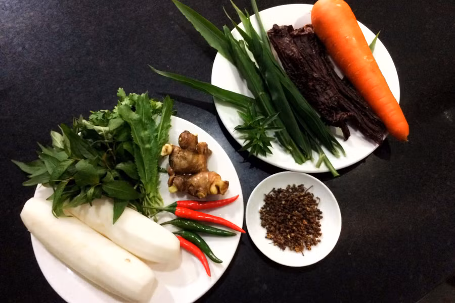 Món thịt hun khói. Ảnh: T.T Món thịt hun khói. Ảnh: T.T
