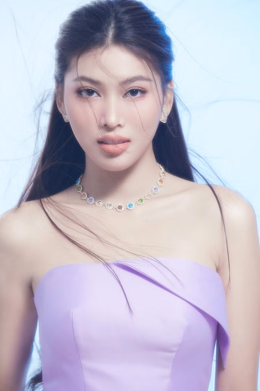 Trong bộ ảnh lần này, Á hậu Ngọc Thảo gây thương nhớ khi thả dáng đầy yêu kiều, vừa nóng bỏng vừa ngọt ngào.