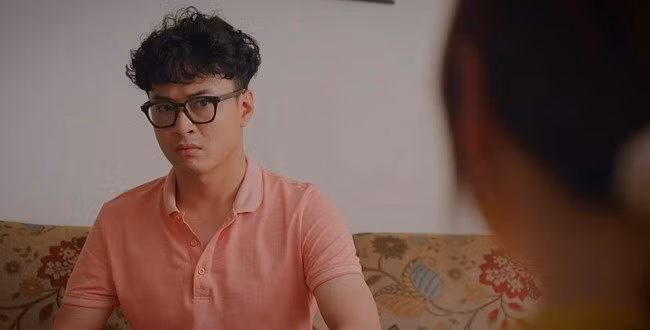 Nhân vật Đức của "Thương ngày nắng về" đi công tác. Ảnh: NSX. Nhân vật Đức của