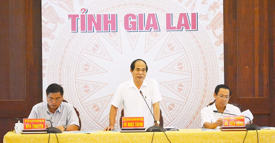 Chủ tịch UBND tỉnh Võ Ngọc Thành phát biểu tại hội nghị. Ảnh: Hà Duy Chủ tịch UBND tỉnh Võ Ngọc Thành nhấn mạnh-Gia Lai phải phấn đấu tăng thêm ít nhất 5 bậc trên bảng xếp hạng PCI. Ảnh: Hà Duy