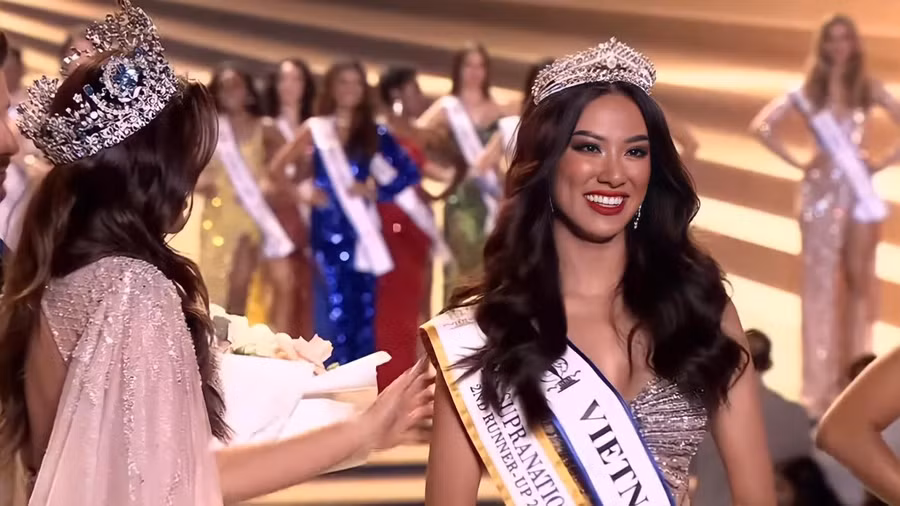 Kim Duyên rạng rỡ trong giây phút gọi tên cho ngôi vị Á hậu 2. Ảnh: Fanpage Miss Supranational Vietnam