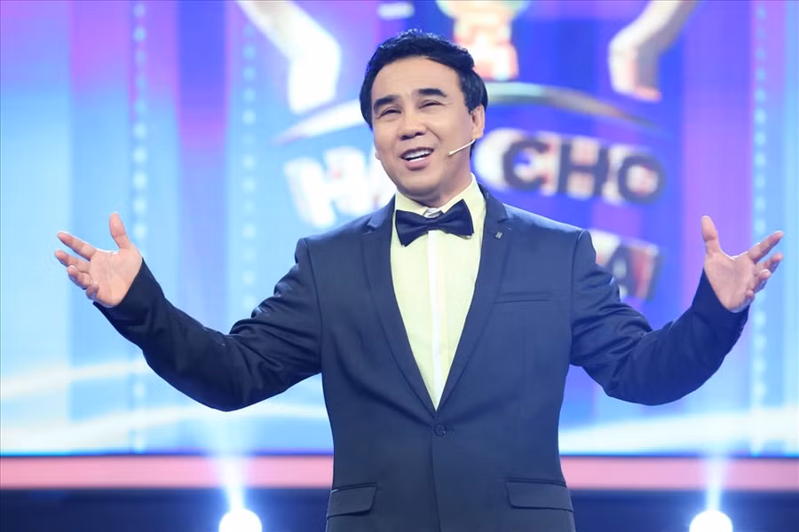  Ở tuổi 52, Quyền Linh vẫn tích cực hoạt động thiện nguyện. Ảnh: FBNV.
