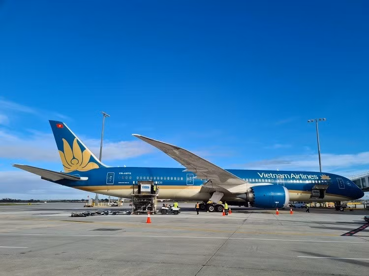  Từ ngày 1/8, Vietnam Airlines triển khai dịch vụ làm thủ tục trực tuyến (check-in online) cho hành khách khởi hành từ sân bay Sydney và Melbourne (Australia). Ảnh nguồn: VNA