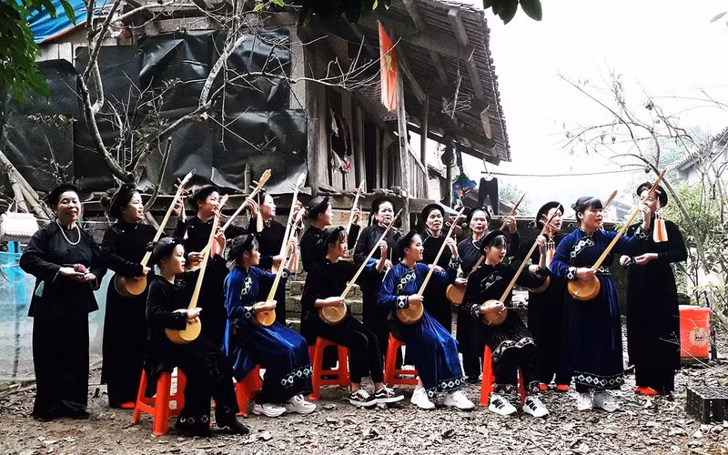  Hát then của người Tày ở Cao Bằng là sản phẩm du lịch văn hóa đặc trưng tại địa phương.
