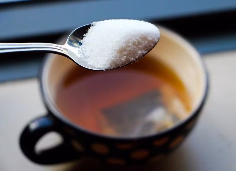 Thay đồ uống có đường bằng nước và cà phê hoặc trà không đường có thể làm giảm đáng kể nguy cơ ung thư gan. Ảnh: Shutterstock Thay đồ uống có đường bằng nước và cà phê hoặc trà không đường có thể làm giảm đáng kể nguy cơ ung thư gan. Ảnh: Shutterstock