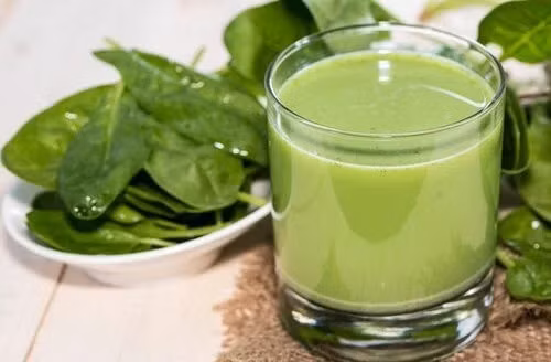  Rau bó xôi có chứa một lượng lớn nitrat - giúp điều hòa mức huyết áp và giảm nguy cơ mắc bệnh tim. Ảnh: Shutterstock