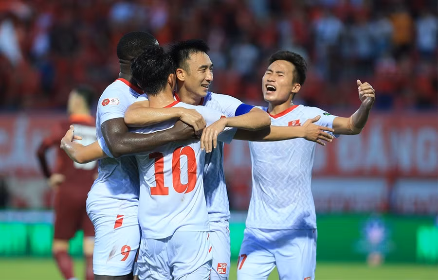 Hải Phòng quyết thắng SLNA để giữ ngôi đầu bảng xếp hạng V-League 2022. Ảnh: VPF