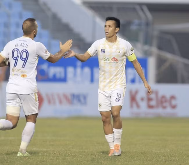 Văn Quyết là ngôi sao sáng nhất của Hà Nội FC hiện tại.