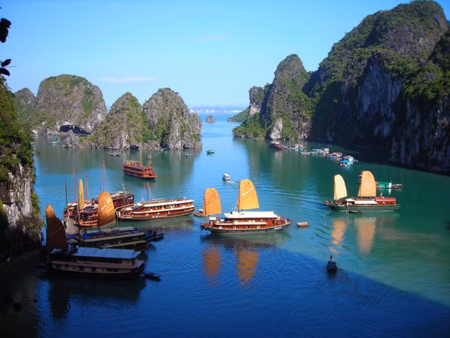 Vịnh Hạ Long (Việt Nam). Ảnh Internet