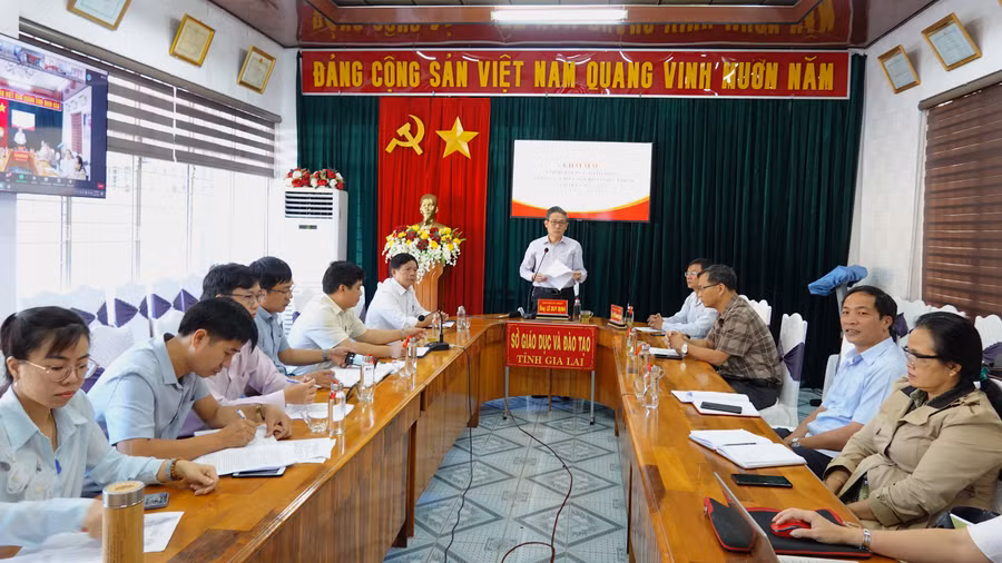 Quang cảnh khai mạc lớp tập huấn tại điểm cầu Sở GD-ĐT. Ảnh: Mộc Trà