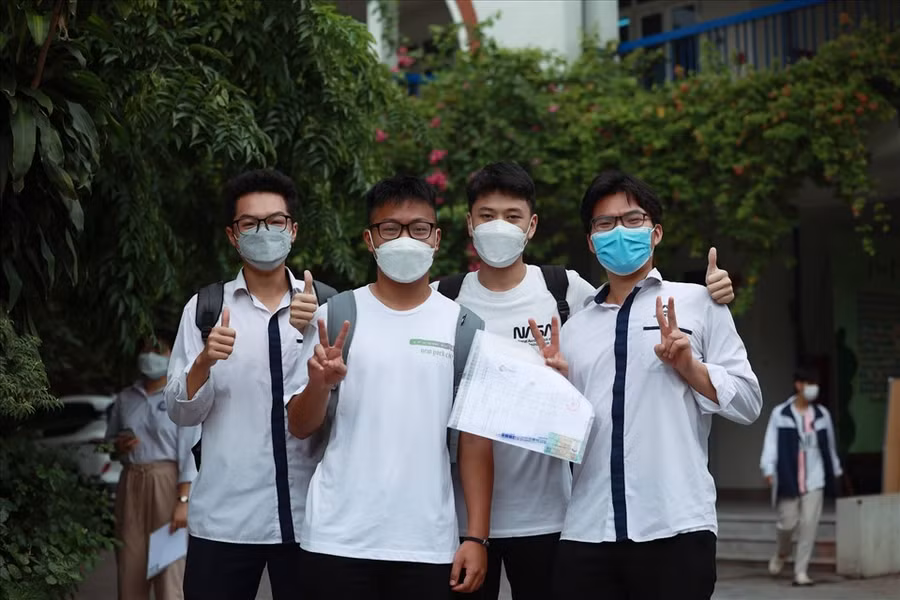 Thí sinh dự thi tốt nghiệp THPT năm 2022 tại Hà Nội. Ảnh: Hải Nguyễn