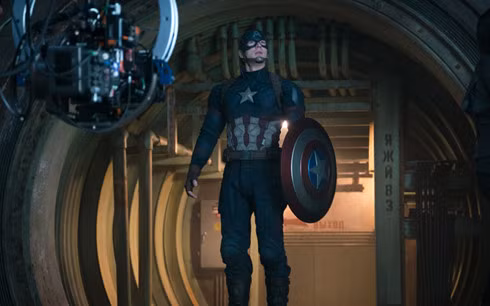 "Captain America: Civil War" xoay quanh việc Steve Rogers (Captain America) dẫn đầu một nhóm siêu anh hùng với các thành viên của Avengers với mục tiêu tiếp tục nỗ lực để bảo vệ nhân loại.