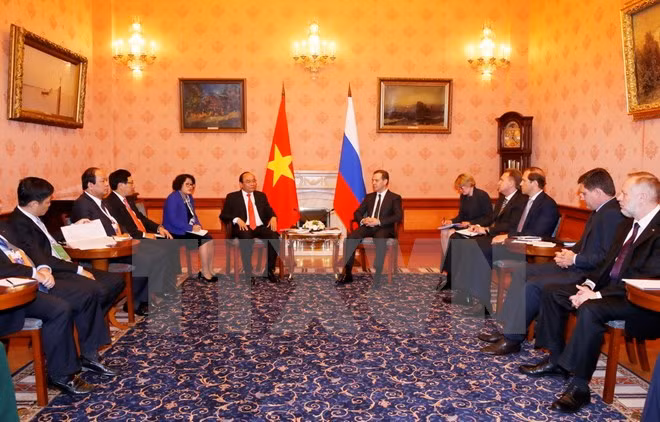 Thủ tướng Nguyễn Xuân Phúc hội đàm với Thủ tướng Nga D. Medvedev.