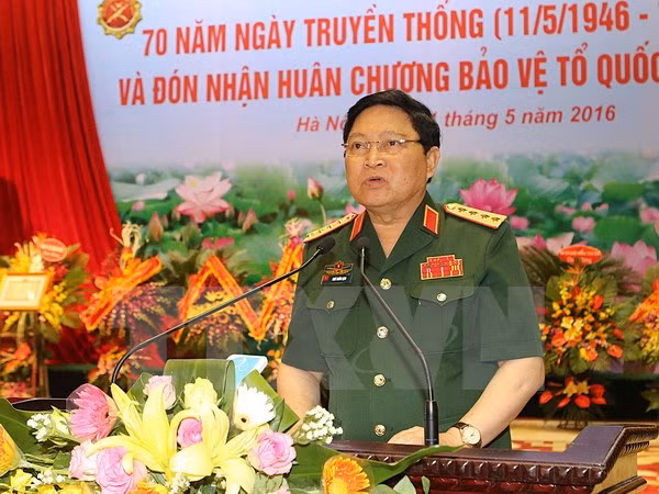 Bộ trưởng Quốc phòng Ngô Xuân Lịch.
