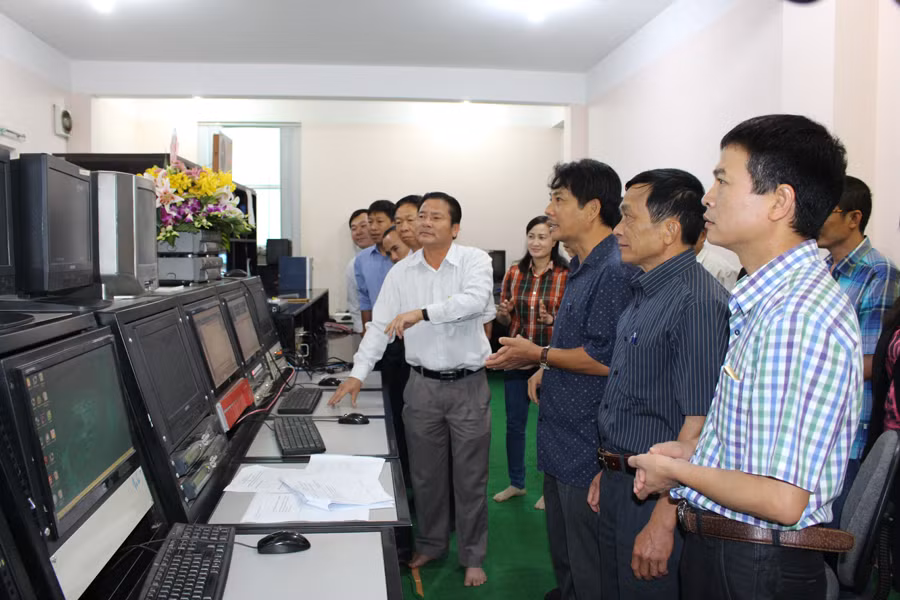 Khai trương chương trình “Chào ngày mới”. Ảnh: Phan Lài