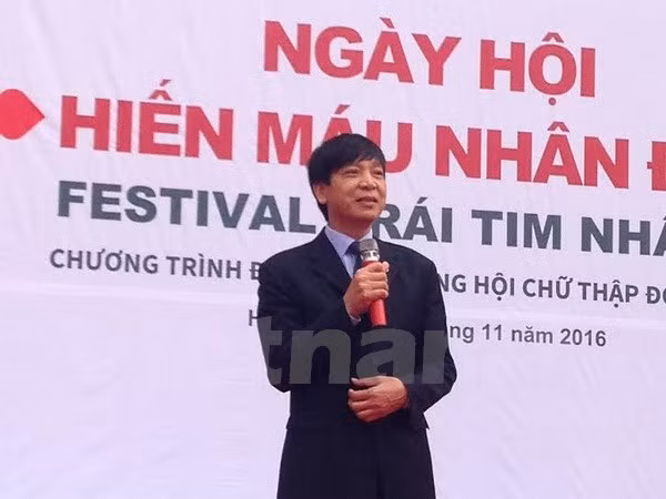 Phó Chủ tịch-Tổng Thư ký Trung ương Hội Chữ thập Đỏ Việt Nam Đoàn Văn Thái phát biểu tại ngày hội hiến máu.
